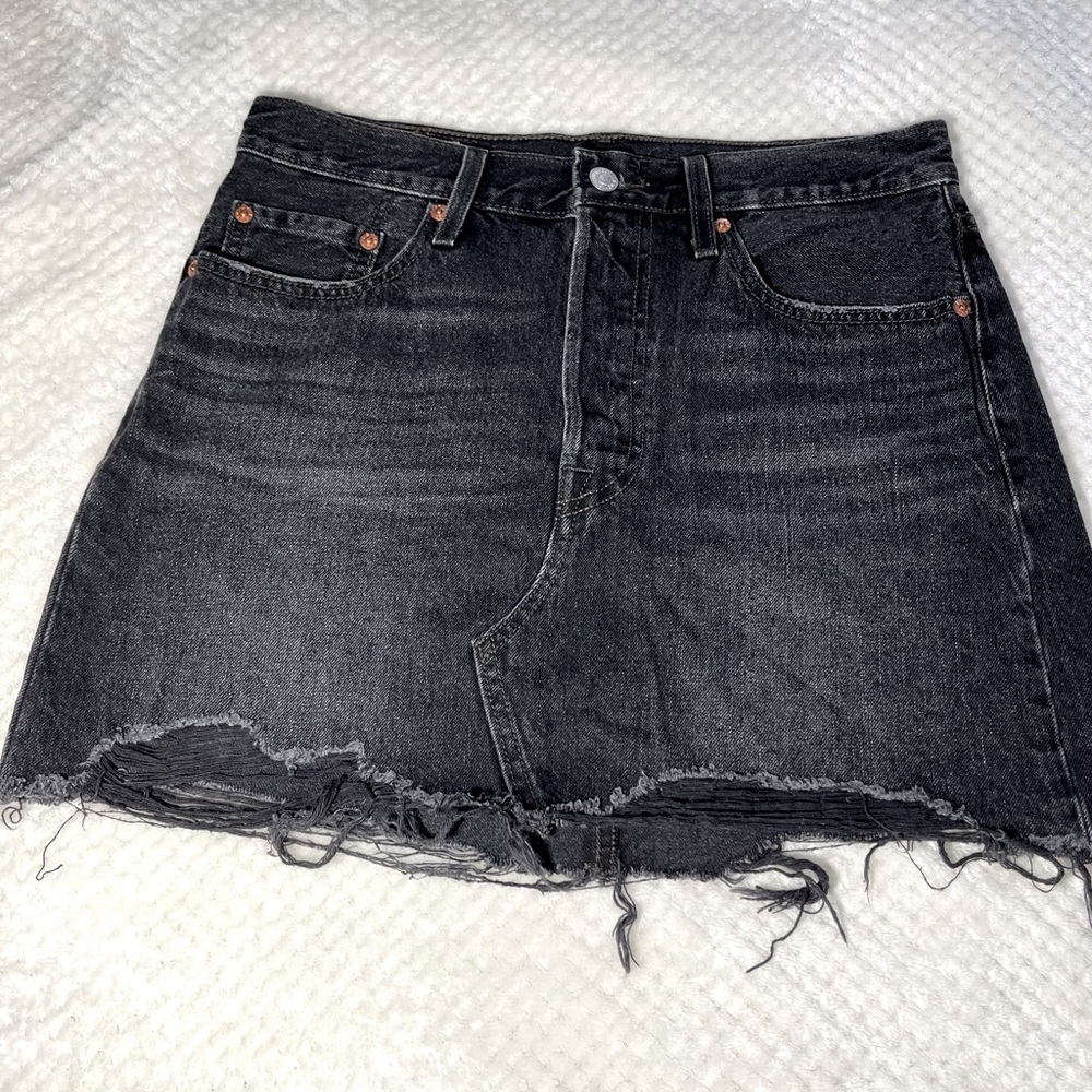 Levi black mini skirt